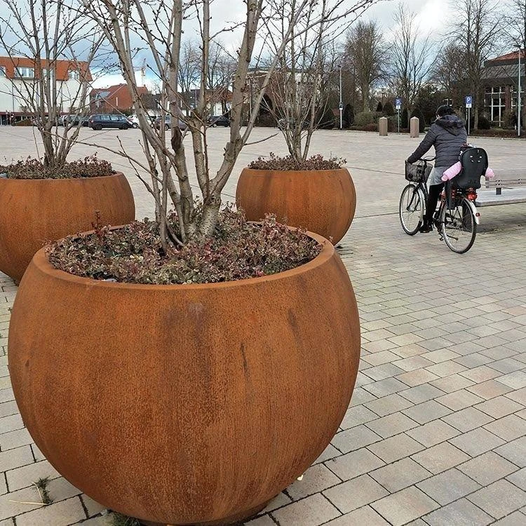 Customized Outdoor Metal Big Plant Pot Weathered Steel Garden Flower Pot Customized Outdoor Metal Big Plant Pot Weathered Steel Garden Flower Pot
