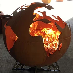 中空屋外薪焚き火ストーブ野生のファイヤーピットコルテン鋼球ドーム鋼ラウンドファイヤーピット屋外