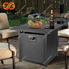 裏庭の天然ガスファイヤーピット